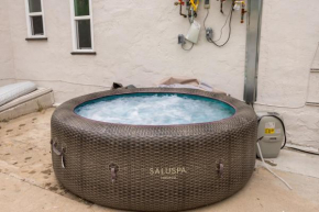 Modern 3BR Home with Jacuzzi, Top Line Amenities